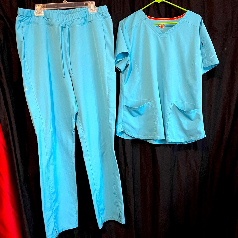 Dickies dynamix scrub set top (L) bottoms (XL TALL) sky blue